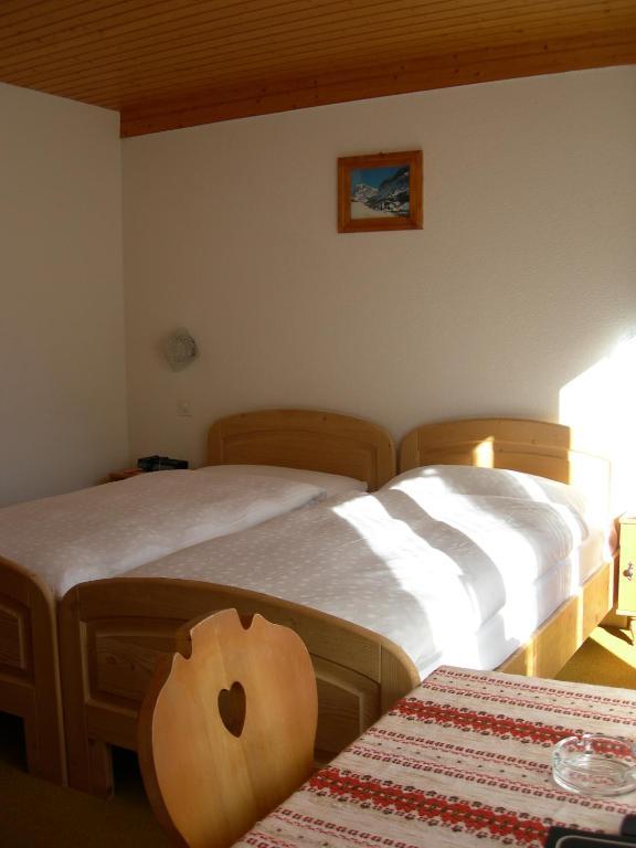 Hotel Adler Saas-Grund Quarto foto