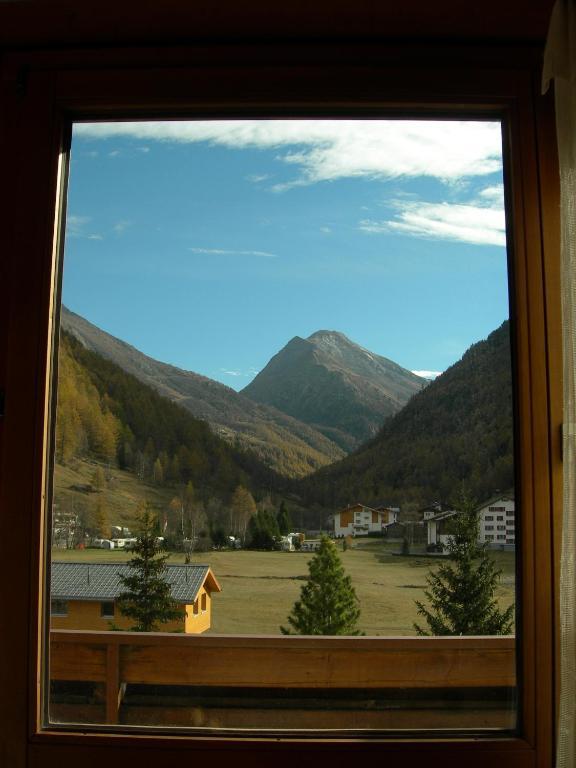 Hotel Adler Saas-Grund Quarto foto